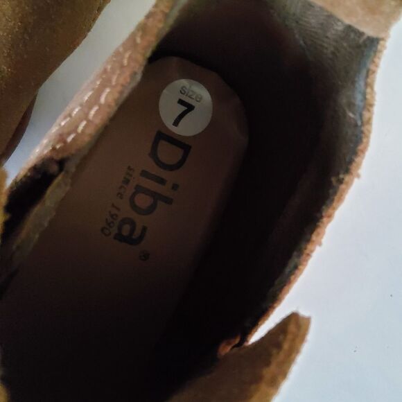 New Diba Tan Suede Leather Ankle Boots Booties Size 7 - Picture 7 of 7